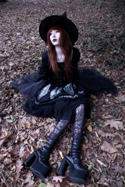 lady-maureen:  This morning I was a witch, ahah. Can’t wait