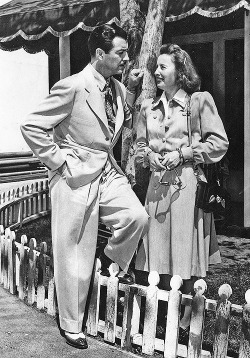 fuckyesoldhollywood:  Barbara Stanwyck and Robert Taylor in front