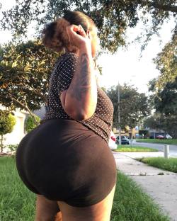 thickblackmilf:  kuntryboi803:    I call her mamado. Cause she