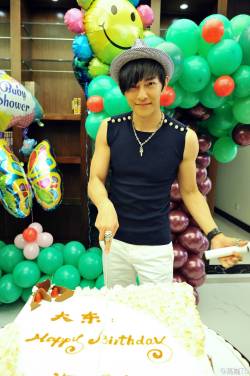 jiro-wang:Jiro’s advance birthday:3 ouyeah, nearly arrives! 