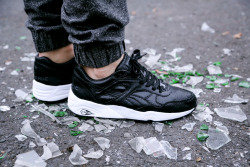 unstablefragments:  PUMA R698 ‘Crackled Pack’ by snkrhds