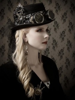 steampunk-girl:  Steampunk Girl