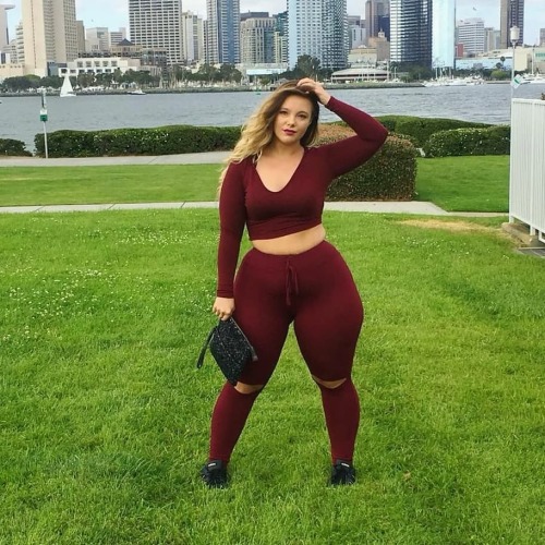 curvy-corner:  Big Beautiful Women Looking to Hook up for Casual