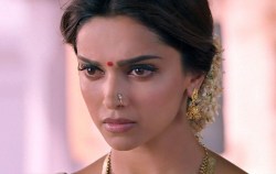 angel-cine:    Chennai Express (2013) 