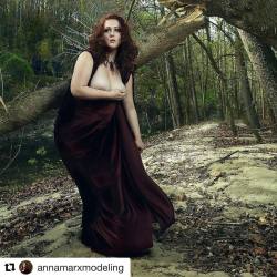 #Repost @annamarxmodeling ・・・ Photography by @photosbyphelps  #maiden #forest #witch #path #sexy #ginger #pale #cleavage #velvet #beautiful #beauty #plussize #honormycurves #goldenconfidence #longing #winter #got #gameofthrones #cosplay #red #velvet