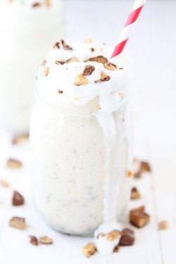 nom-food:  Brown butter toffee milkshake 