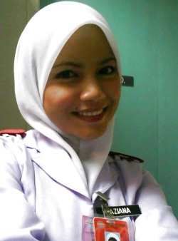 cicakrosfans:  spankwikimuslim:  Uniformed Malay Girl A uniformed