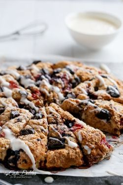 intensefoodcravings:  Mixed Berry and Chocolate Chunk Buttermilk