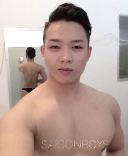 saigonboys:  Lương Tấn Phong - em bot gym mông 95cm body