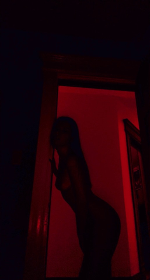 welcome-toheartbreak:Silhouette challenge 💌