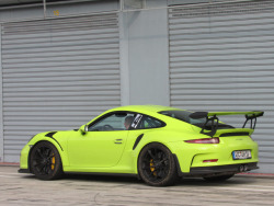 carpr0n:  Starring: Porsche 911 GT3 RSBy Davide Best