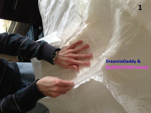 dreamiedaddy:  How to Put on a Diaper I have made this post due to not only receiving an anon question a bit back asking if I knew of a good tutorial for putting a diaper on, but also because I see a huge demand in all the new people in the age play commu