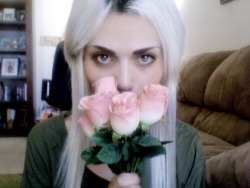 paleasashes:  pretty pale ♥