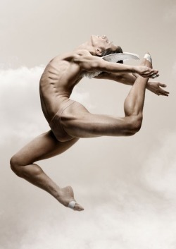 dancingguys:  DancingGuys.tumblr.com | Got some photos to share?