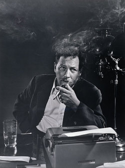 jokerandthethief63:  Tennessee Williams  