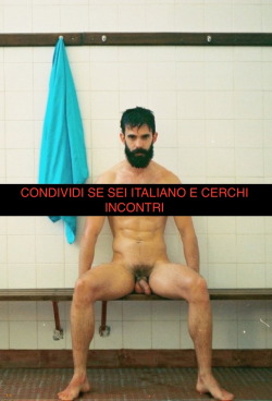 stezump87:  alepass91:  fabiogayto:  thenakedroom:CONDIVIDI SE