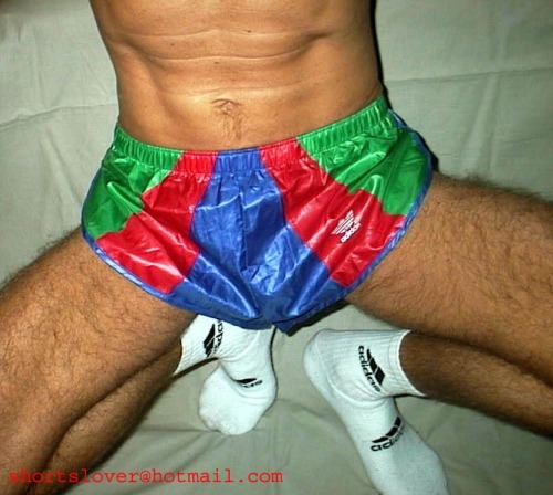 guysinshortshorts.tumblr.com/post/95873620650/