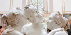 clara–lux:  CANOVA, Antonio (1757–1822)  The Three Graces,