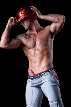 hotsportsgear:  musclemanias:  I’m on his team  See also on