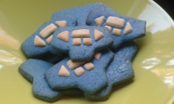 dazzledickery:  Cute robot pantsu cookies by Tori and myself