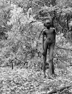 Portrait of a Suri man, by Winfried Bullinger.