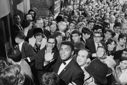 the60sbazaar:  Muhammad Ali outside of his London hotel before