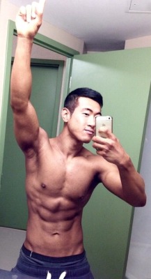 asianmusclefetish:  Original post: http://asianmusclefetish.tumblr.com