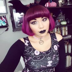 thehellobatty:Feeling like a Monster High doll today. —- Headband,