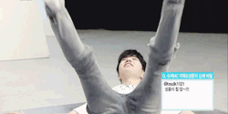 lov-lymj:  Sungjong forming hearts with his lower body parts