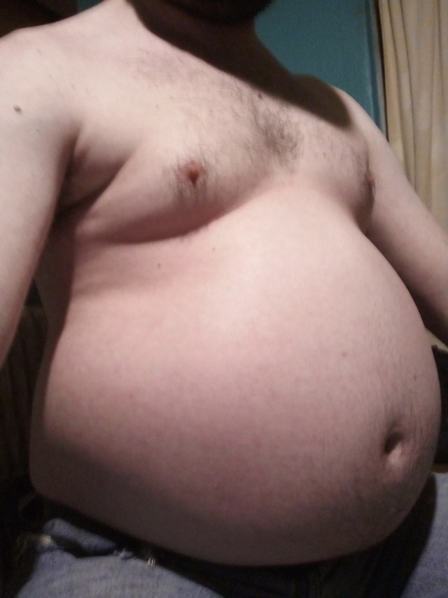 pablogainer:Gee! I’m getting fat! Fatten me up more! 