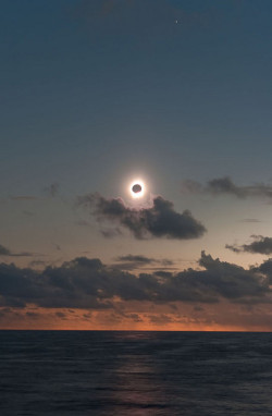 wxlve:  Total Solar Eclipse in the South Pacific, July 21, 2009