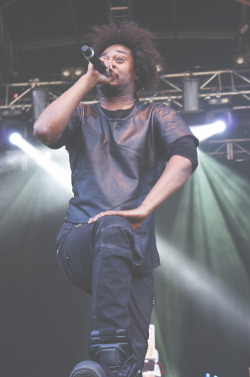 hip-hop-zombie:  Photographer | Lucy Watson     