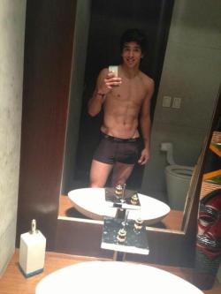 hotfamous-men:  Giovanni Simeone 