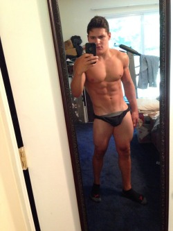 the-vegan-shreddernaut:  Post leg day selfie 