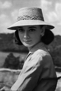 theniftyfifties:  Audrey Hepburn photographed by Leo Fuchs, 1958.