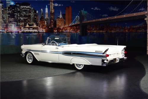 frenchcurious:Pontiac Star Chief Custom Bonneville 1957. - source