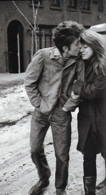 thegoldenyearz:  Bob Dylan and Suze Rotolo by Don Hunstein, 1963
