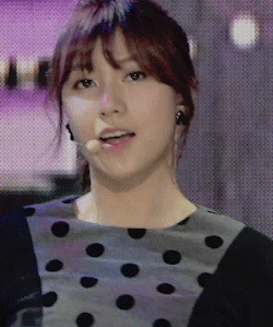 eunjiswife:    14/100 apink performance gifs   
