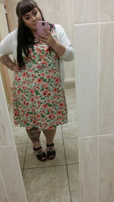 chubbyprincessjessie:When work ain’t busy, I use the toilets