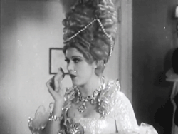 nitratediva: Fay Wray in Pointed Heels (1929). https://painted-face.com/
