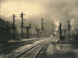 magictransistor:  Léonard Misonne. Sortie de la Gare, Namur.