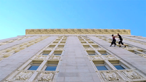 asylum-art:  Waltz On The Walls Of City Hall Bandaloop dancers Amelia Rudolph and Roel Seeber take vertical choreography to new heights on Oaklandâ€™s City Hall during the Art   Soul Festival. Wacth the video:  http://www.bandaloop.org Instagram: @bandalo