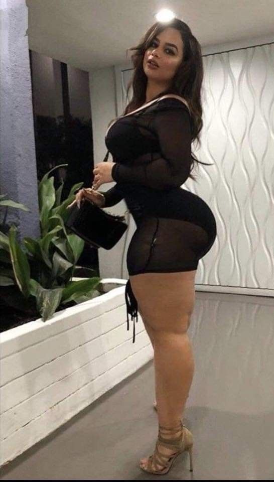 she2damnthick:It’s sticking out 