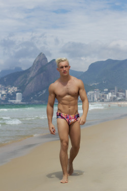 chriscruzism:  A very Happy Hump Day wouldn’t be without Brazilians,