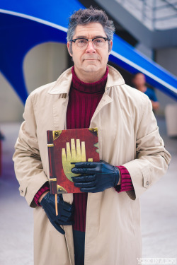 yorkinabox: “I have something to show you. Something you won’t believe.”Photographer: York In A BoxCosplayer: Jason MahnTaken at DragonCon 2016.