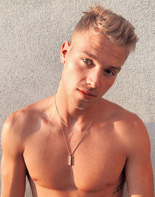 Matthew Noszka 