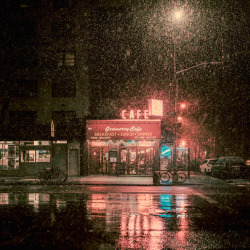 sixpenceeeblog:  NYC night time photo by  Franck Bohbot