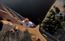 firelordstark:  webofepic:  People who aren’t afraid of heights.