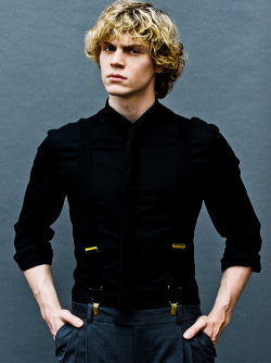 cita-spectre:  chenaults:  Evan Peters photographed by Eric Williams.