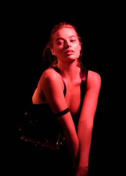 margotdaily:  Margot Robbie BTS of making Calvin Klein’s Deep